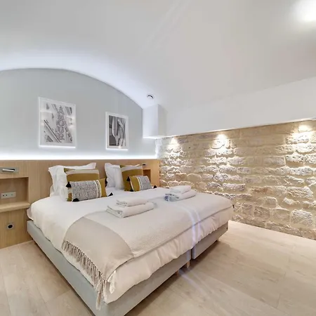 Amazing Historical Parisien Town House Next To Louvre Area